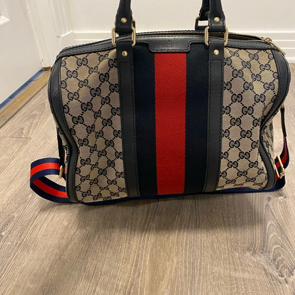 SOLD- AUTHENTIC GUCCI Canvas/leather Vintage Boston Bag Crossbody Red/Navy - Picture 15 of 15